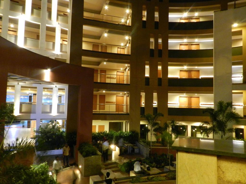 Hotel Rock Regency Toranagallu Exterior photo