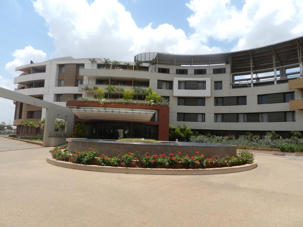 Hotel Rock Regency Toranagallu Exterior photo